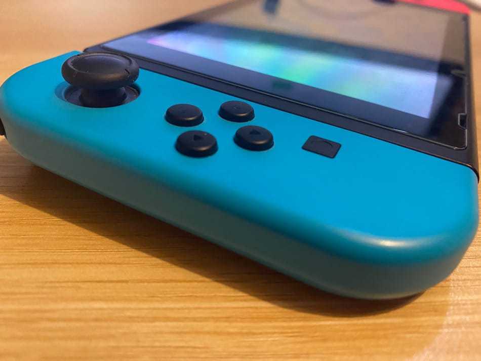 How to clean sticky Nintendo Switch buttons – CareerGamers